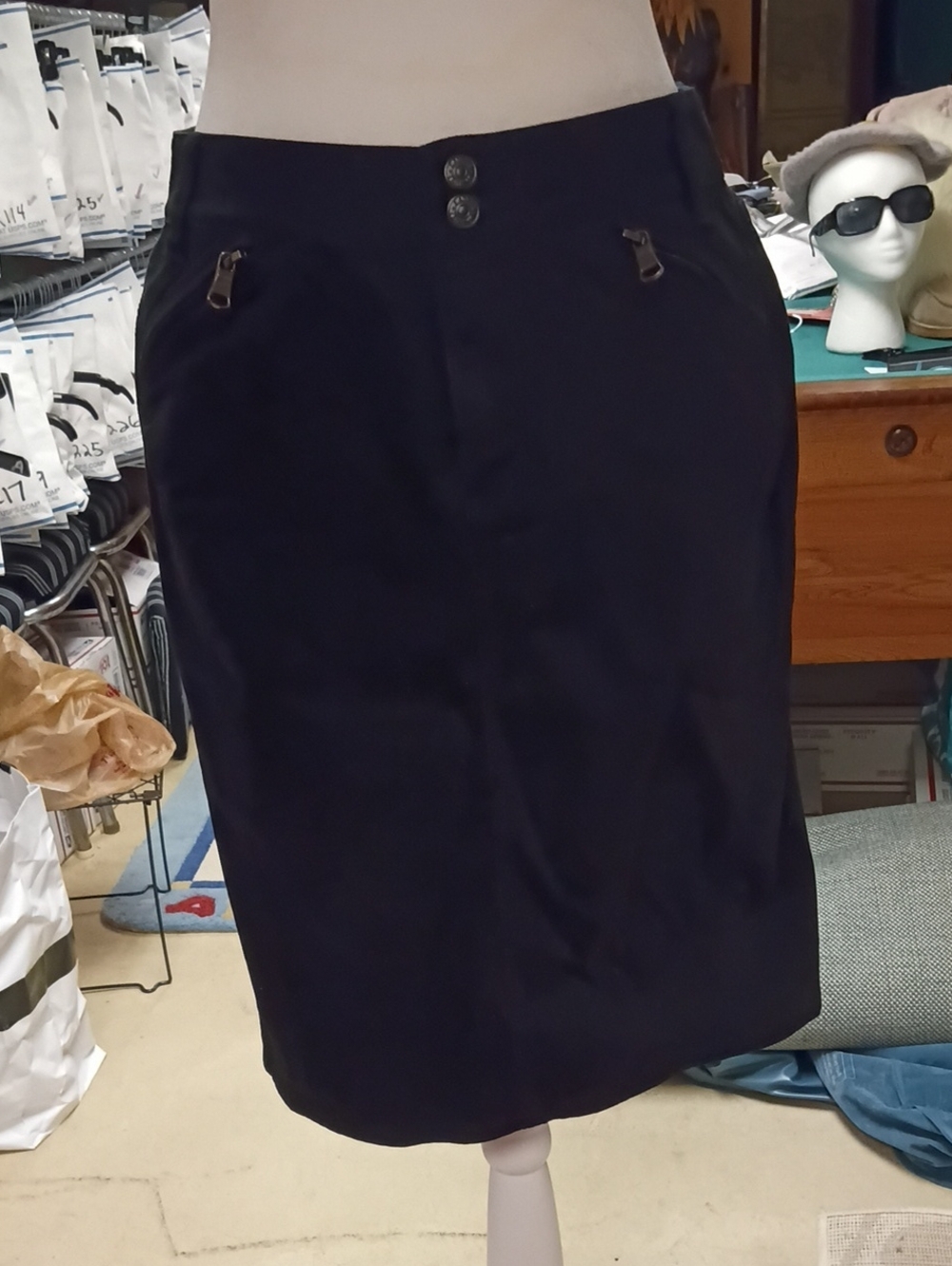 A290 Ralph Lauren Classic Black Pencil Skirt - Women